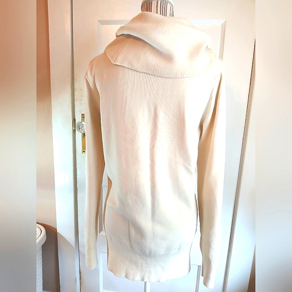 French Connection cowl neck, tunic length cream colored soft sweater - l - Picture 9 of 10